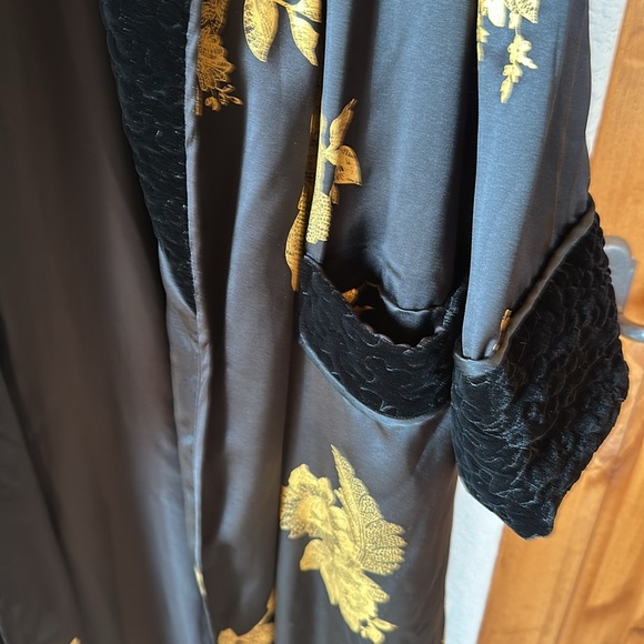 Kimona - Flora Kung 100% Silk Dressing Gown/Robe -Never worn or hung on a wall. - Picture 5 of 7